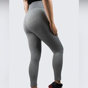 HYPRMV Women’s NWT Impulse Seamless Leggings Grey SIZE: Small